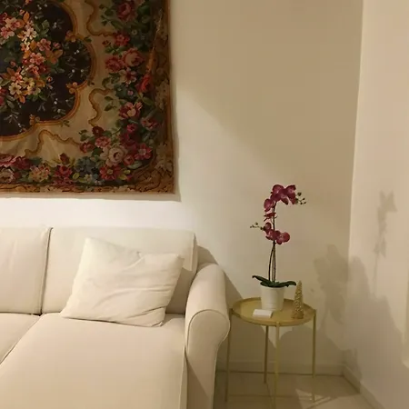 Апартаменты Triton Place Рим